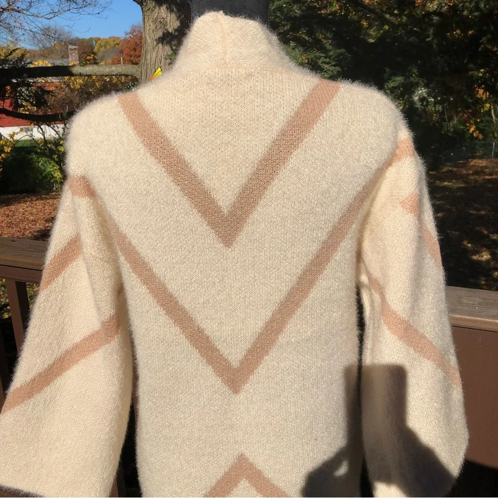 Steve Madden | Long Chevron Sweater π€ - Picture 9 of 11